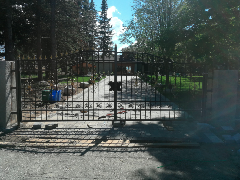 Belvedere Welding Gallery Photos - gallery-images/steelgate2020.png